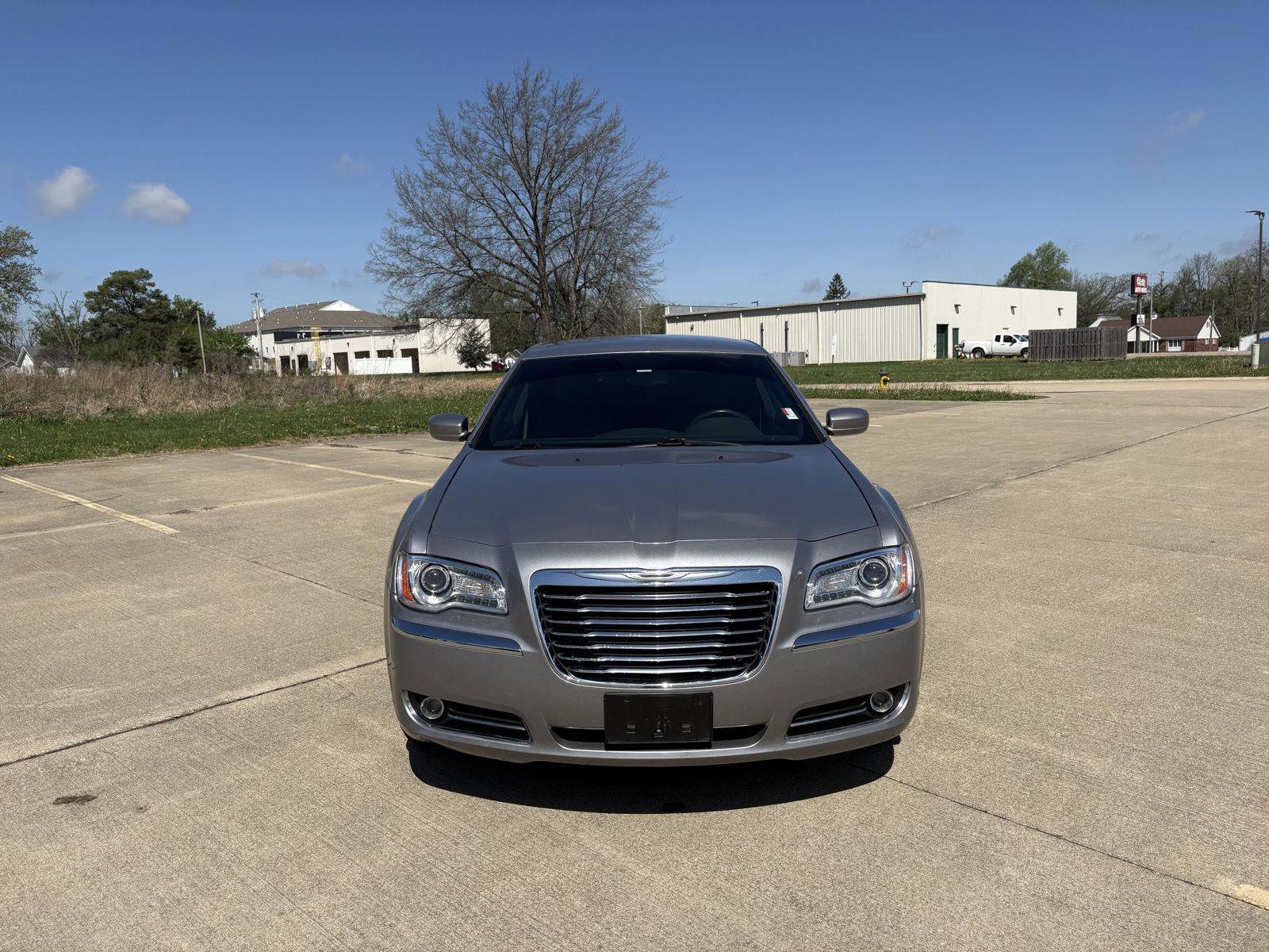 Used 2014 Chrysler 300 AWD w/ Driver Convenience Group image 18