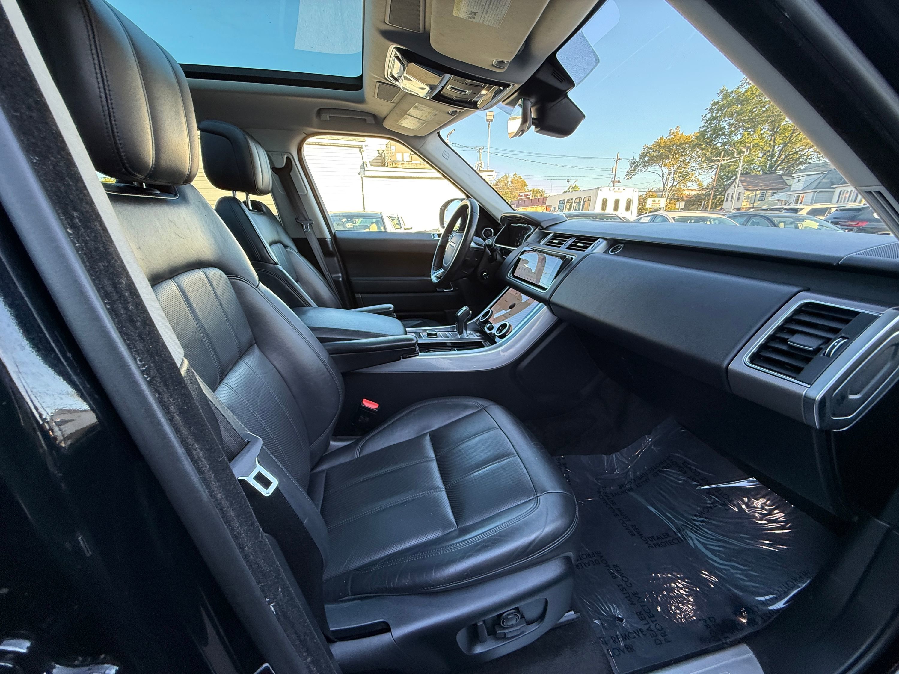 Used 2020 Land Rover Range Rover Sport HSE image 31