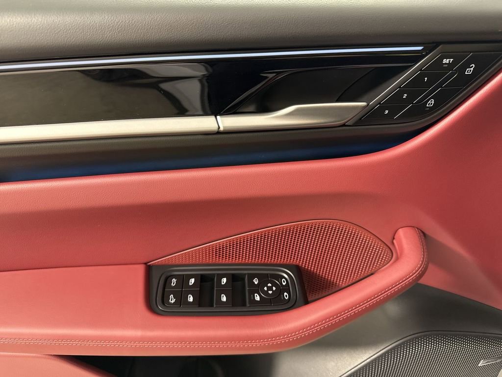 New 2026 Porsche Macan 4 Electric AWD/4WD image 34