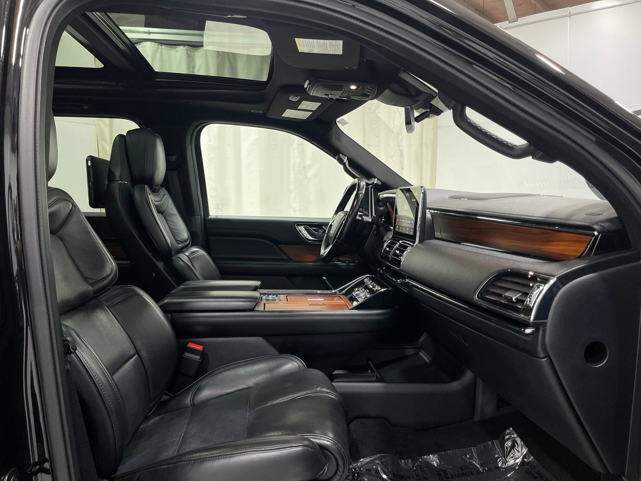 Used 2019 Lincoln Navigator Reserve AWD/4WD image 34