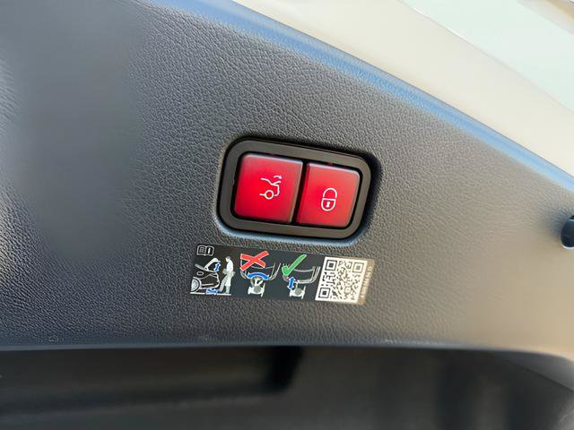 Used 2024 Mercedes-Benz CLE 300 4MATIC Coupe image 10