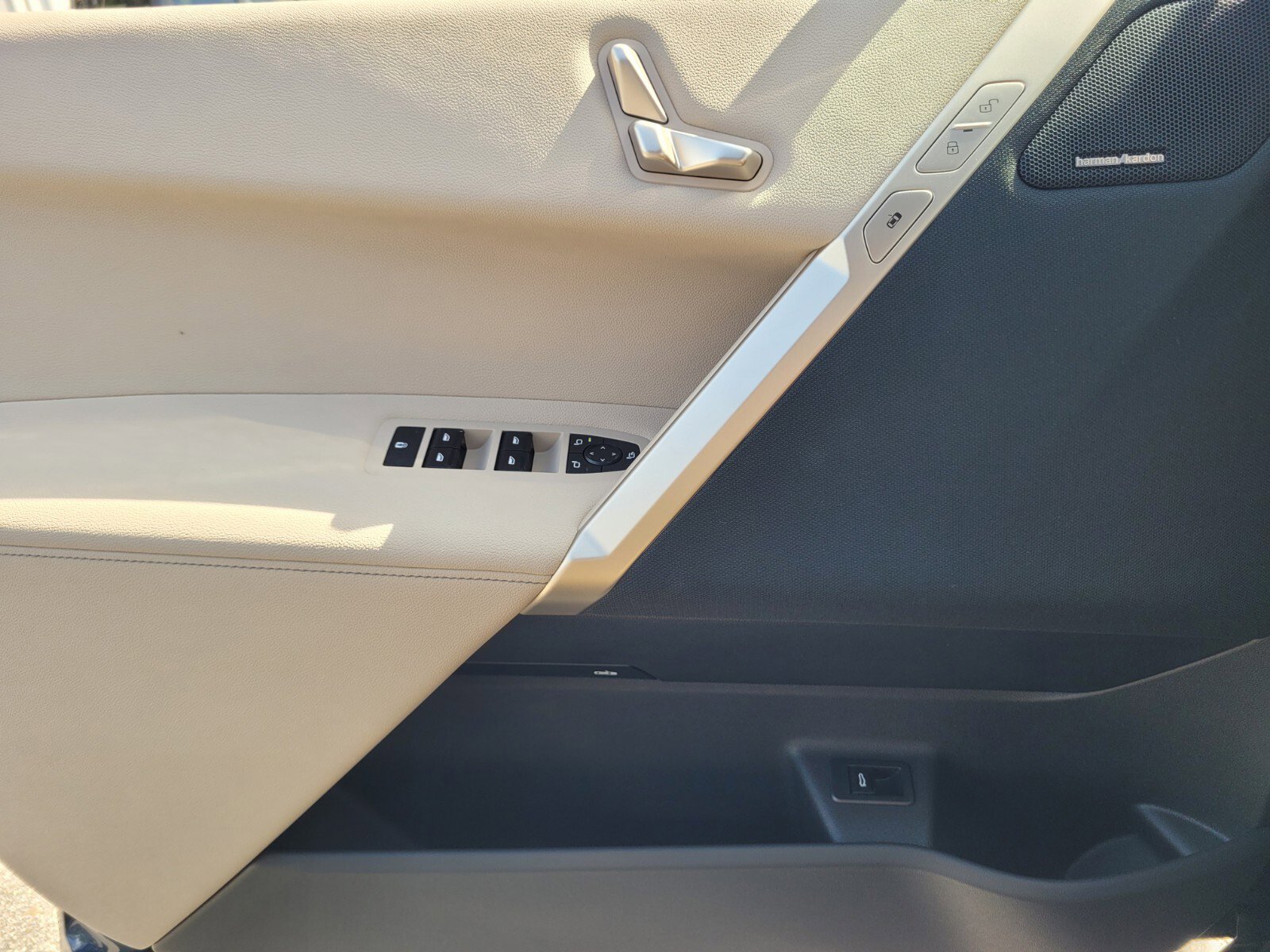 New 2026 BMW iX xDrive45 w/ Climate Comfort Package image 20