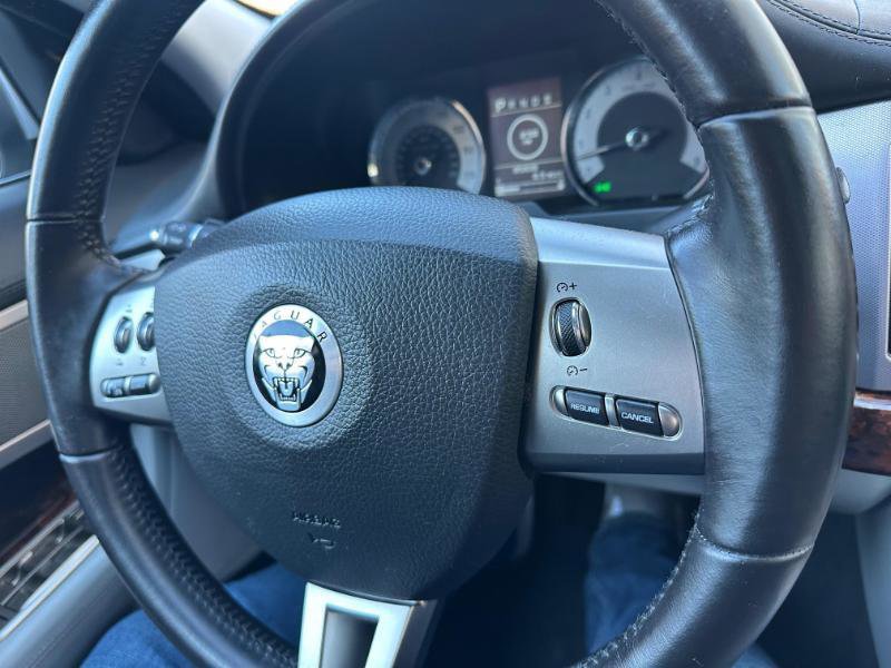 Used 2009 Jaguar XF Premium image 24