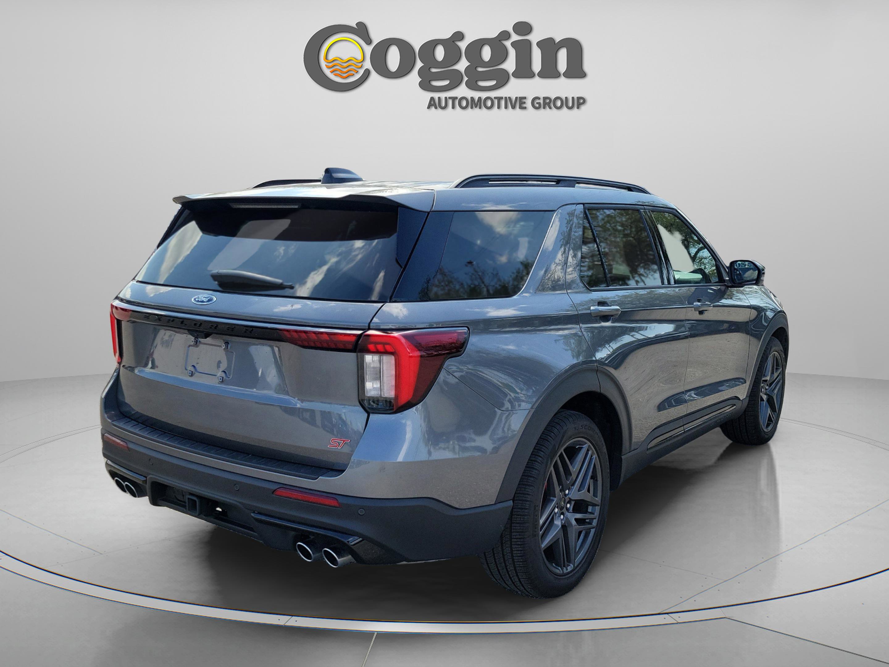 Used 2025 Ford Explorer ST w/ Sun And Sound Package image 3