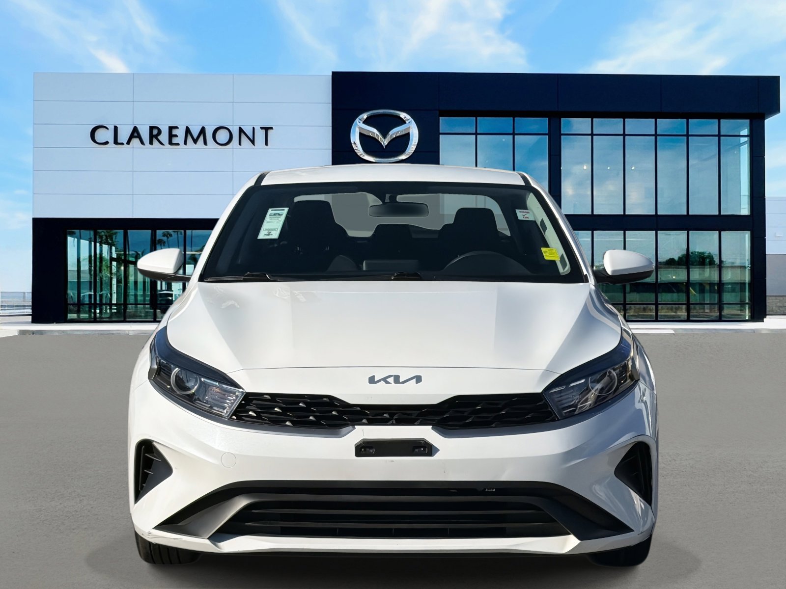 Used 2024 Kia Forte LXS image 2