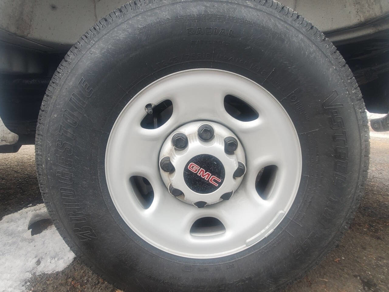 Used 2025 GMC Savana 2500 w/ Driver Convenience Package image 24