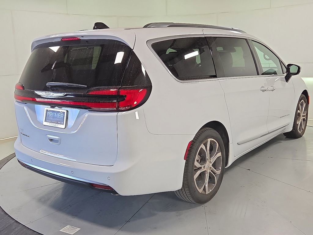 New 2026 Chrysler Pacifica Pinnacle FWD image 7