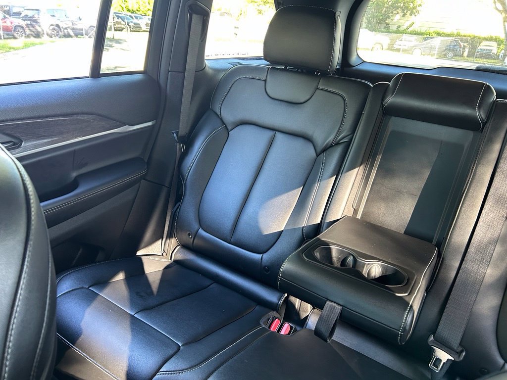 Certified 2025 Jeep Grand Cherokee Limited RWD image 13