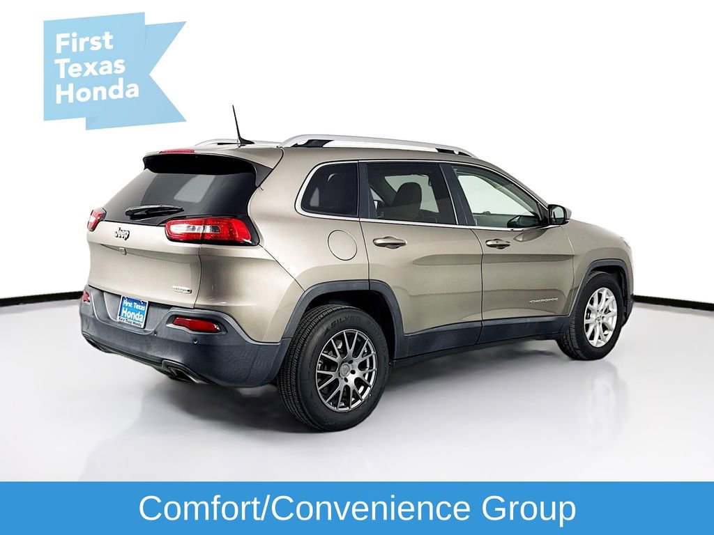 Used 2017 Jeep Cherokee Latitude w/ Comfort/Convenience Group image 8