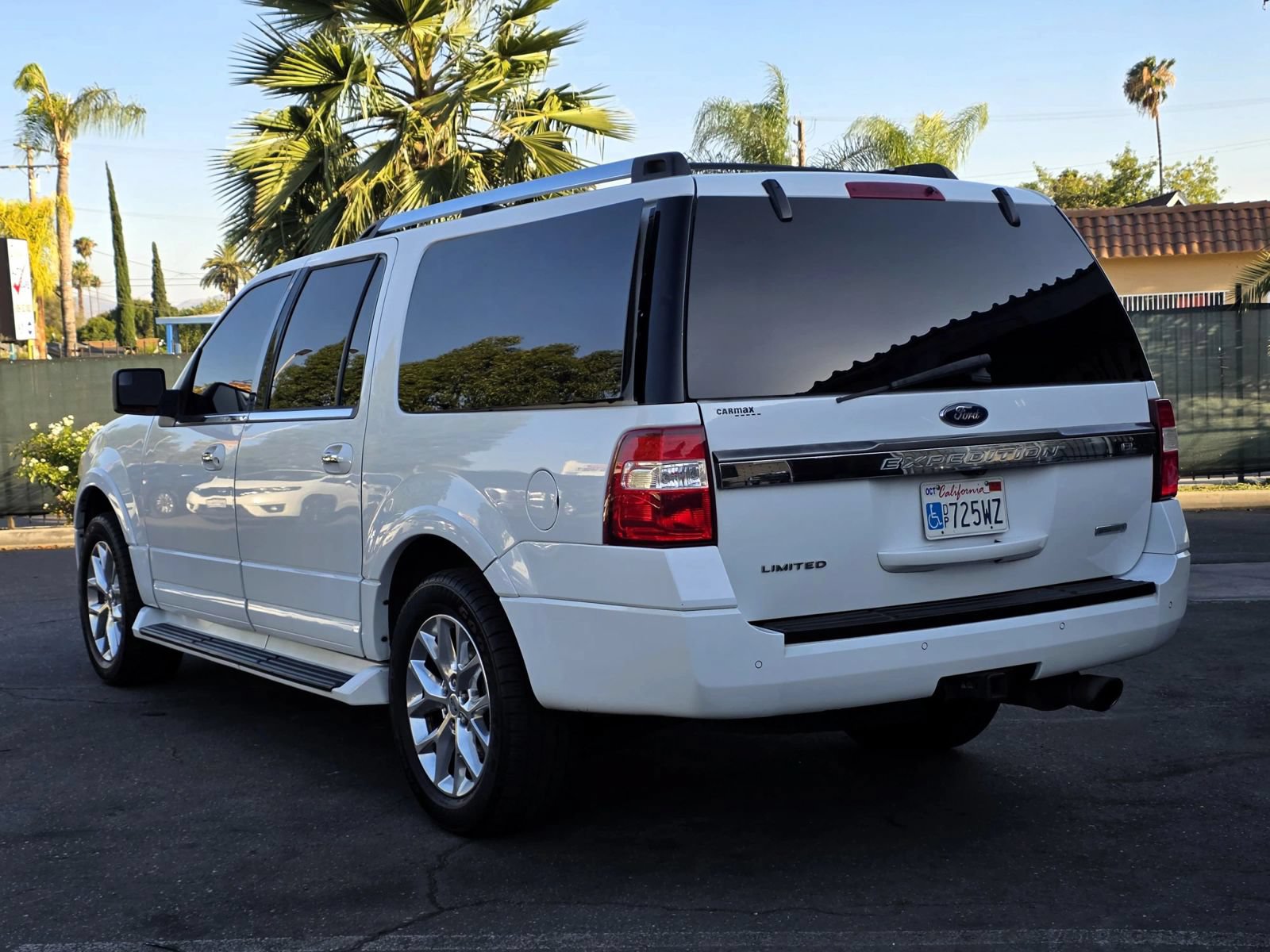 Used 2017 Ford Expedition EL Limited RWD image 3