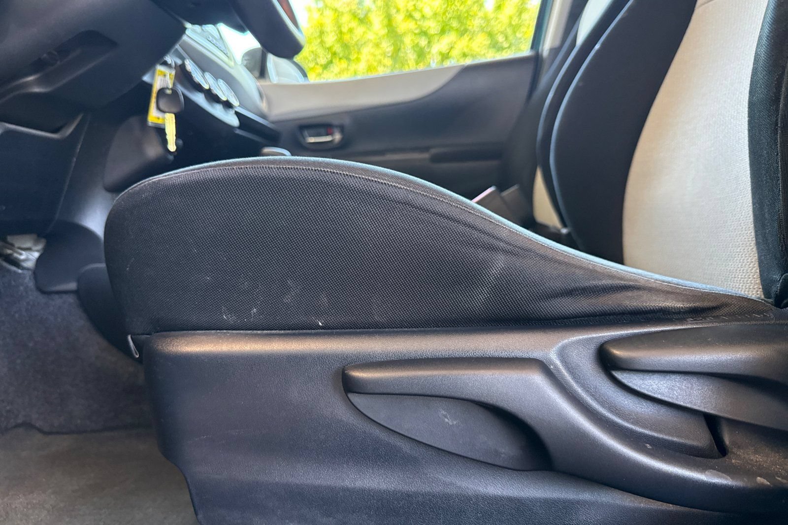 Used 2012 Toyota Yaris LE FWD image 13