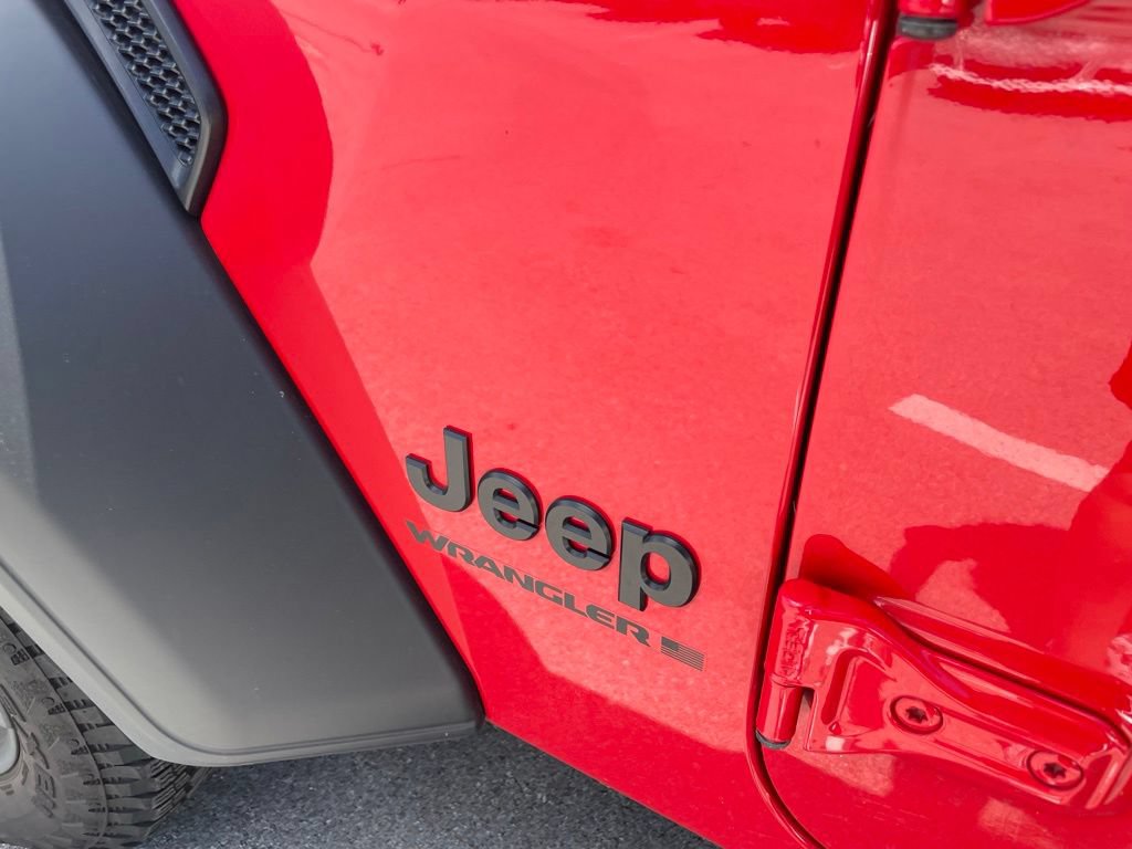 Used 2025 Jeep Wrangler Unlimited Sport AWD/4WD image 4