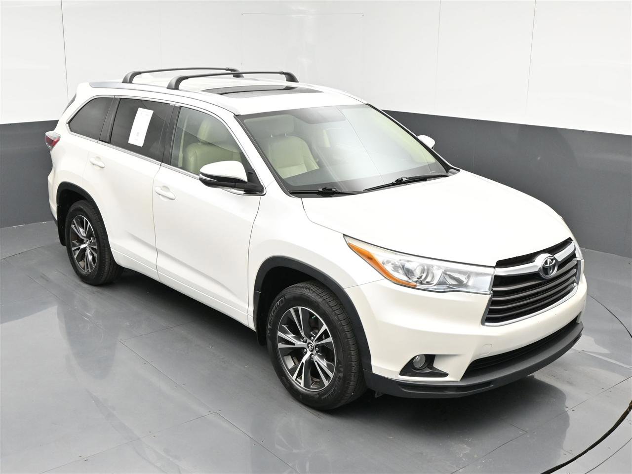 Used 2016 Toyota Highlander XLE AWD/4WD image 23