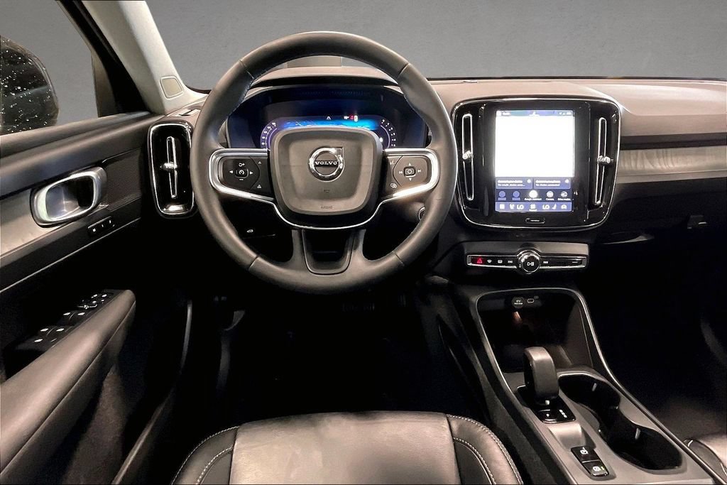 Certified 2024 Volvo XC40 B5 Core AWD/4WD image 9