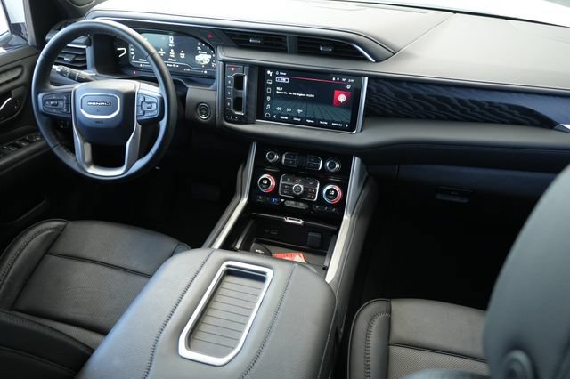 Used 2024 GMC Yukon Denali AWD/4WD image 16