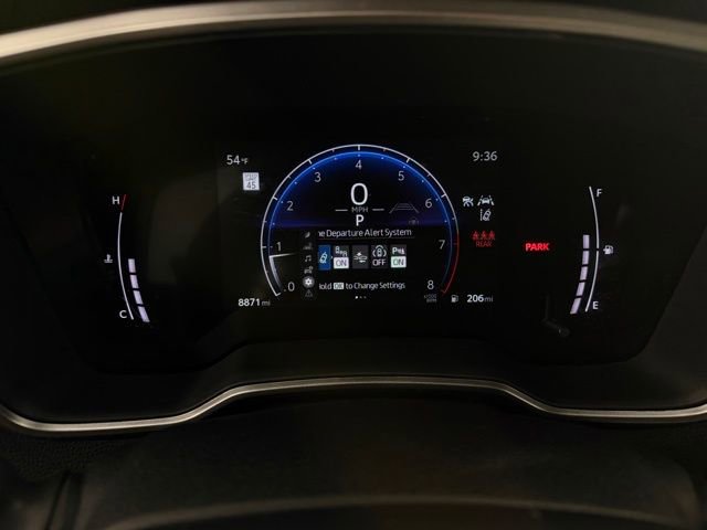 Used 2025 Toyota Corolla Cross XLE w/ Convenience Package image 18