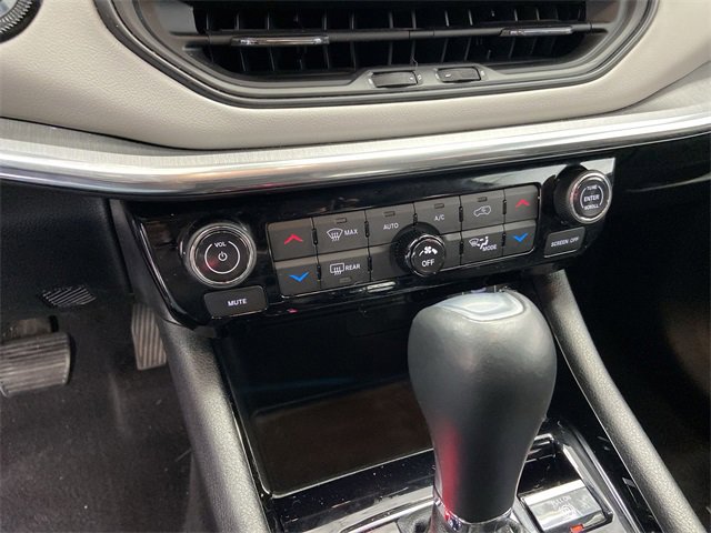 Used 2023 Jeep Compass Limited image 27