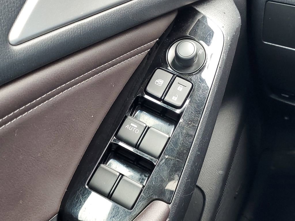 Used 2018 MAZDA MAZDA3 Touring image 15