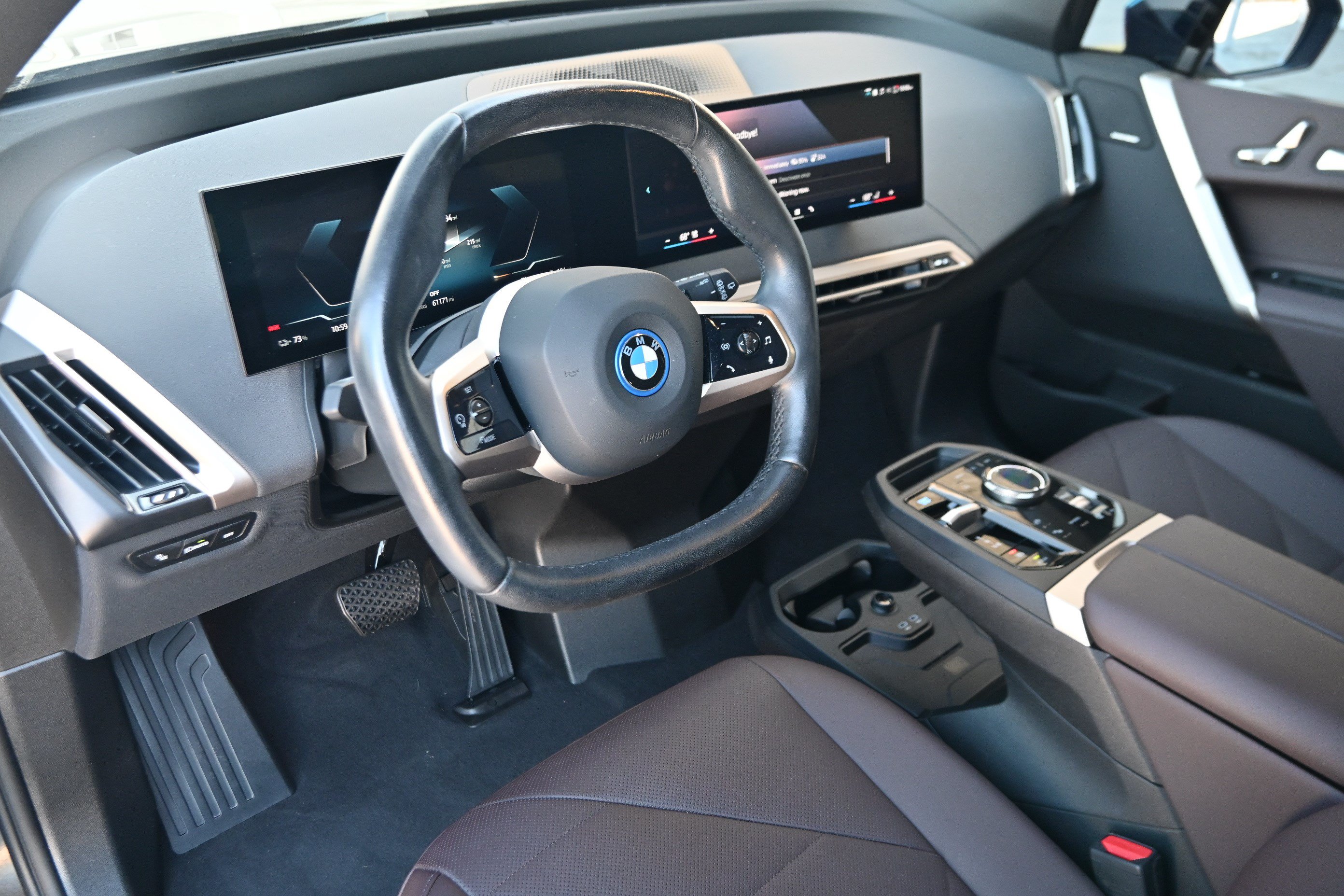 Used 2024 BMW iX xDrive50 w/ Premium Package AWD/4WD image 15