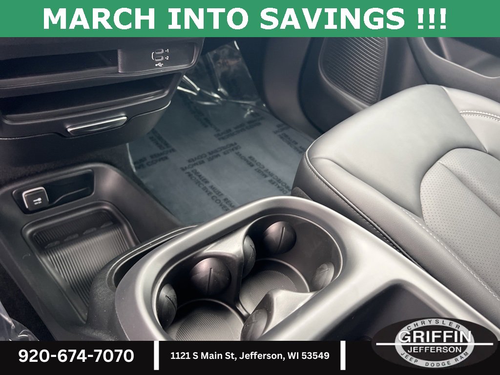 New 2026 Chrysler Pacifica Select image 28