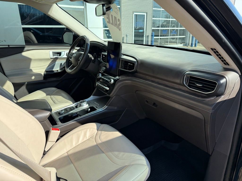 Used 2023 Ford Explorer Platinum w/ Technology Package image 10