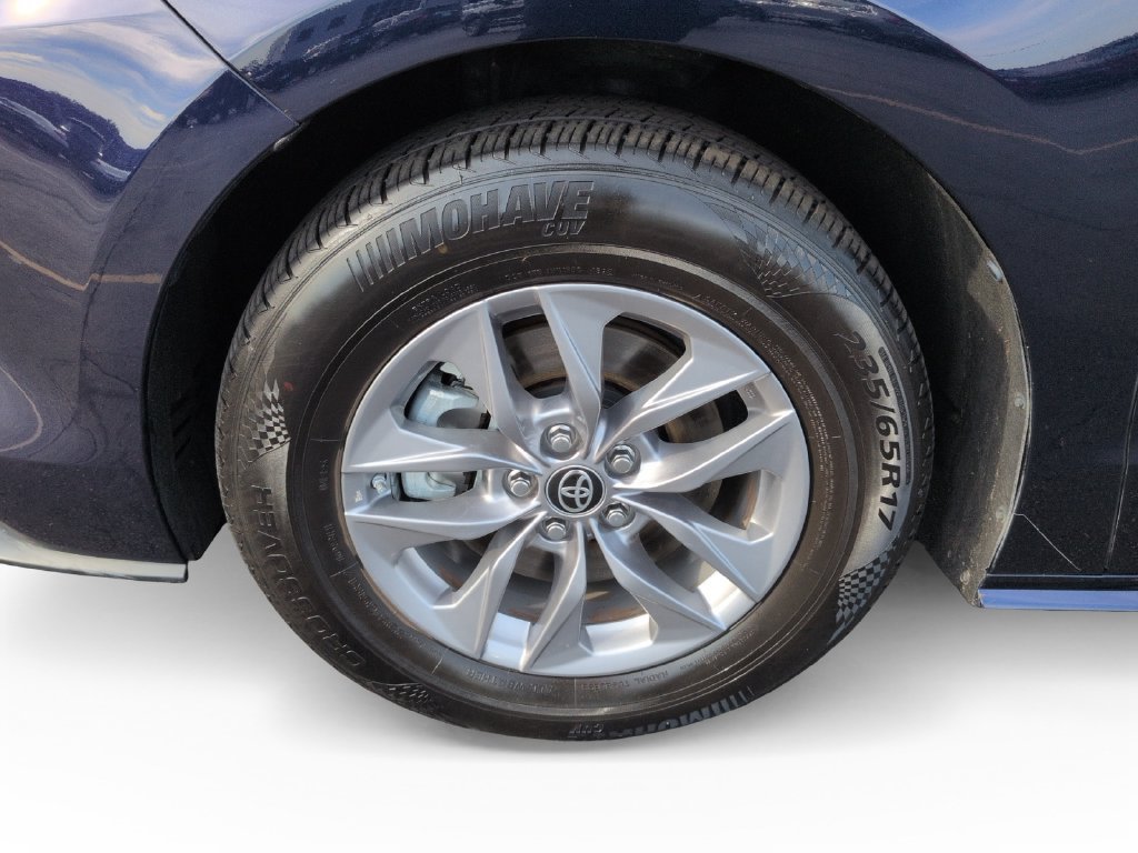 Used 2024 Toyota Sienna XLE FWD image 30