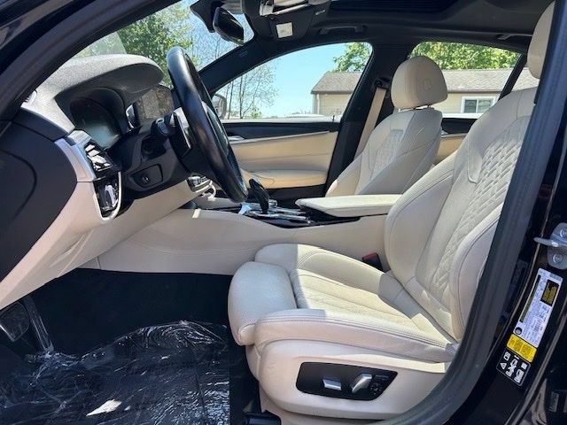 Used 2023 BMW 530i xDrive w/ M Sport Package AWD/4WD image 11