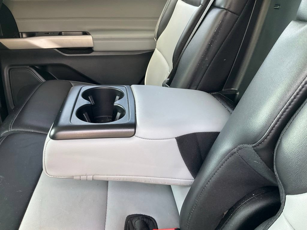 Used 2022 Ford Explorer XLT w/ Equipment Group 202A AWD/4WD image 19