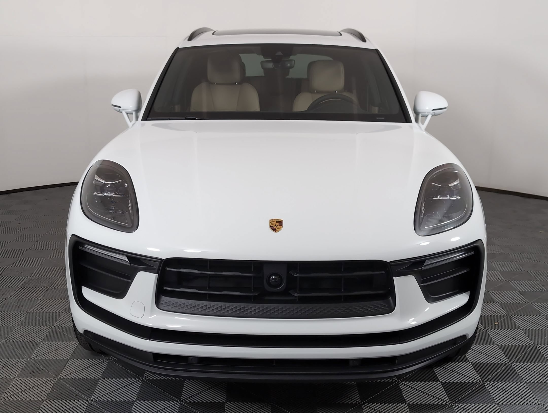 Certified 2026 Porsche Macan AWD/4WD image 11