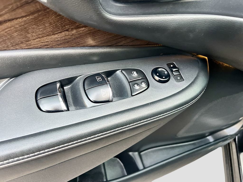 Used 2020 Nissan Murano Platinum w/ Cargo Package FWD image 18