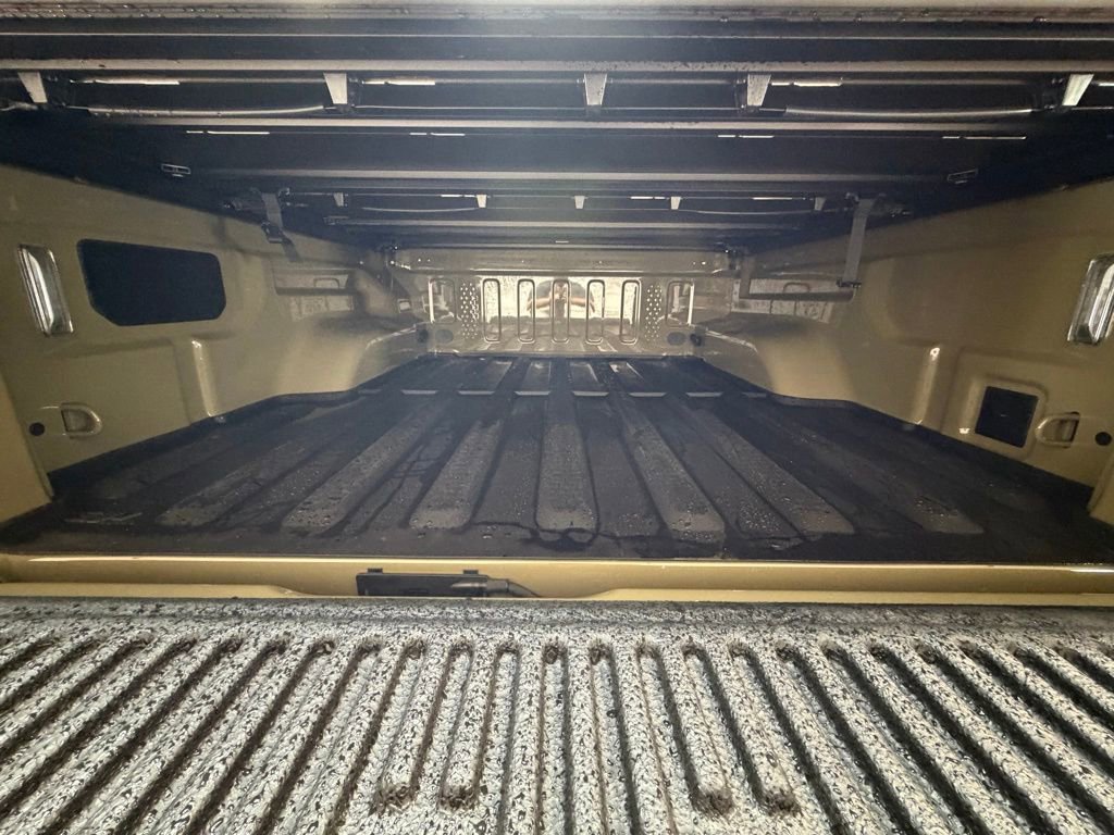 Used 2025 Jeep Gladiator Sport image 12