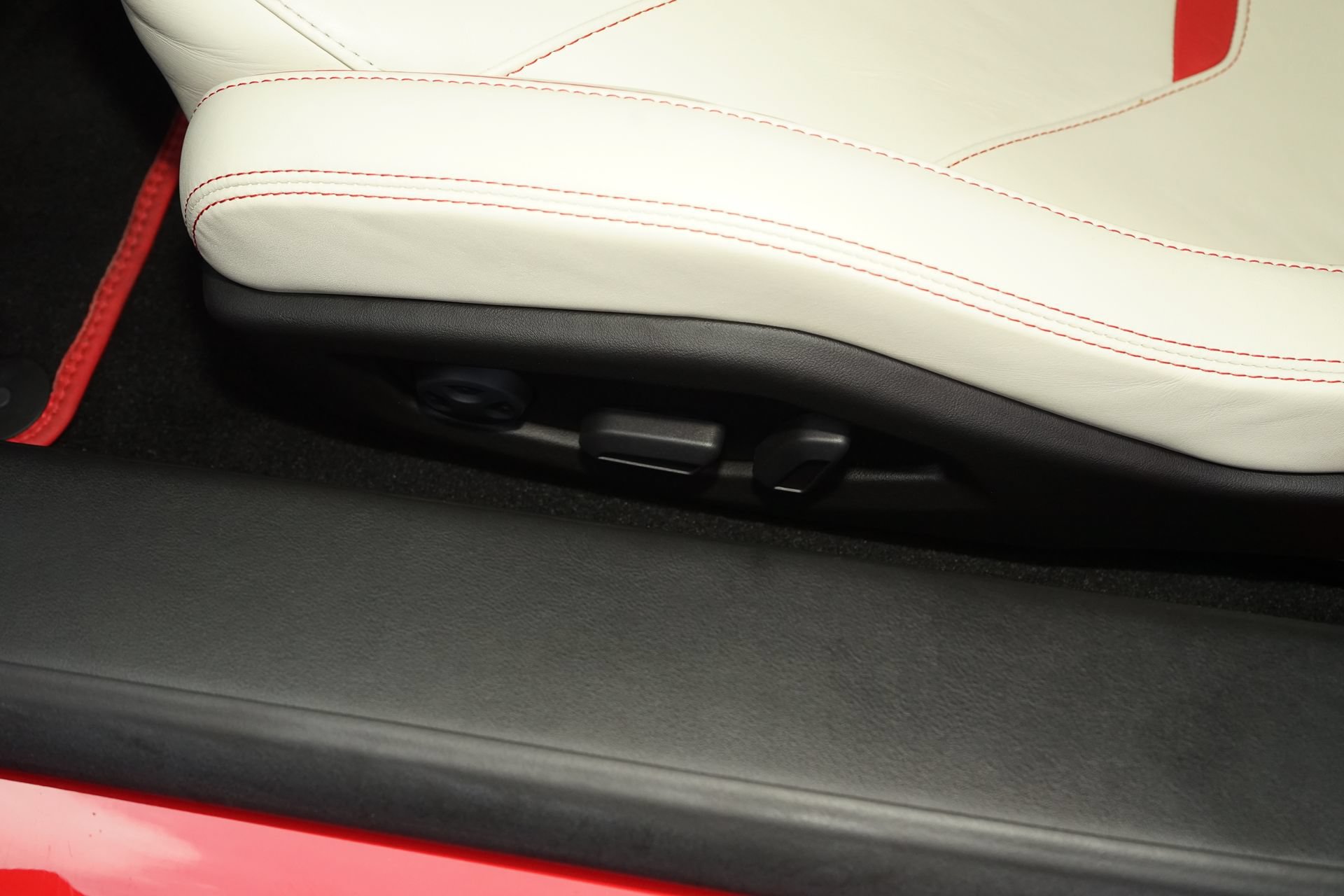 Used 2020 Lamborghini Huracan EVO AWD/4WD image 19