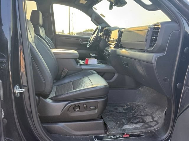 Used 2022 Chevrolet Silverado 1500 ZR2 w/ Technology Package AWD/4WD image 12