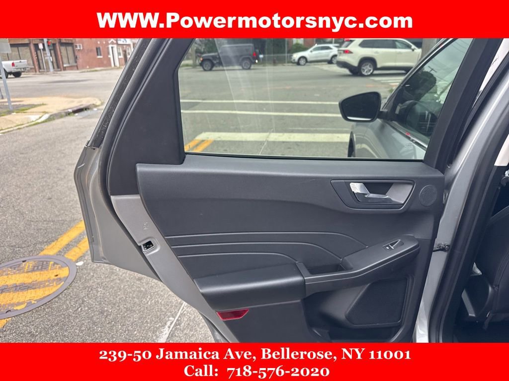 Used 2021 Ford Escape Titanium image 24