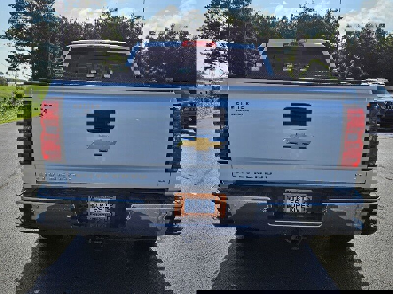 Used 2018 Chevrolet Silverado 1500 LT w/ All Star Edition AWD/4WD image 9