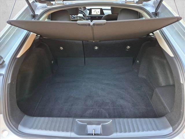 Used 2025 Toyota Prius LE FWD image 7