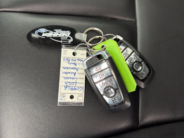 Used 2024 Lincoln Aviator AWD w/ Premium Package image 31