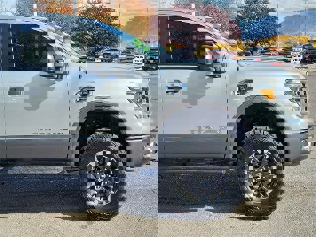 Used 2017 Nissan Titan PRO-4X w/ Pro-4x Convenience Package image 2