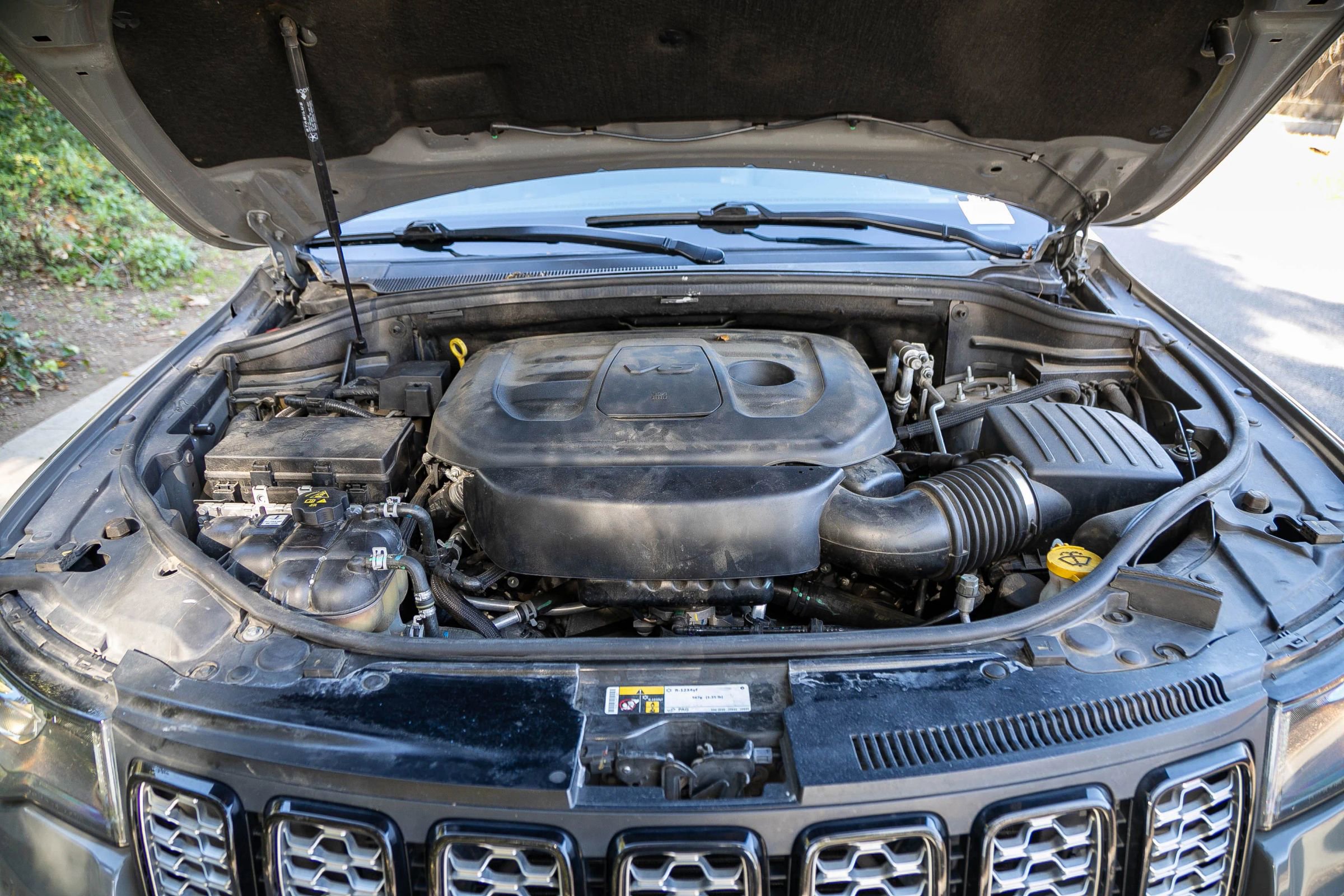 Used 2020 Jeep Grand Cherokee Altitude image 37