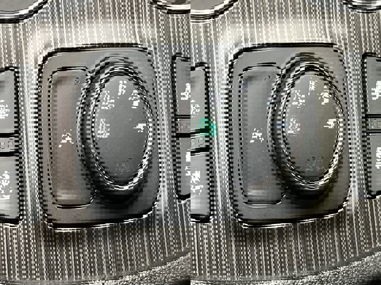 Used 2021 GMC Acadia SLT w/ Preferred Package AWD/4WD image 17