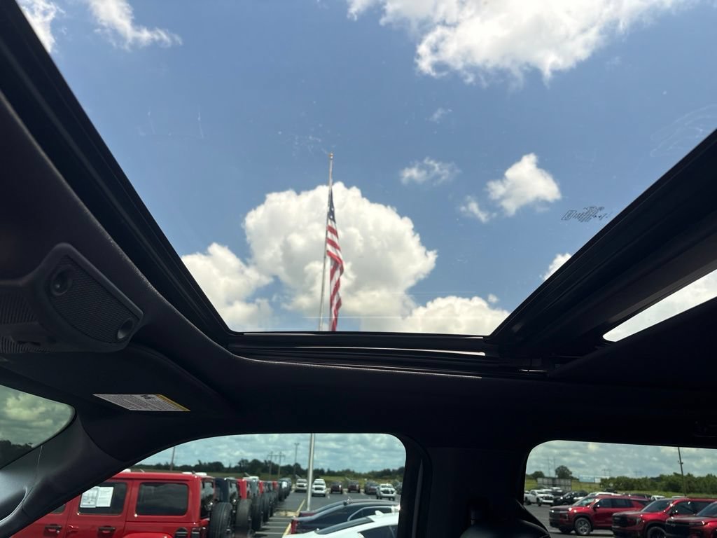 Used 2019 Ford F150 Lariat w/ Equipment Group 502A Luxury AWD/4WD image 19
