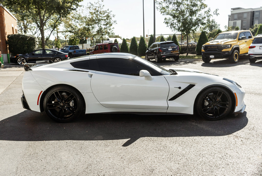 Used 2019 Chevrolet Corvette Stingray Coupe w/ Carbon Flash Badge Package RWD image 5