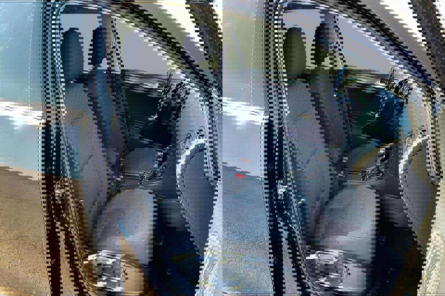 Used 2013 Volkswagen GTI w/Sunroof & Navi image 7