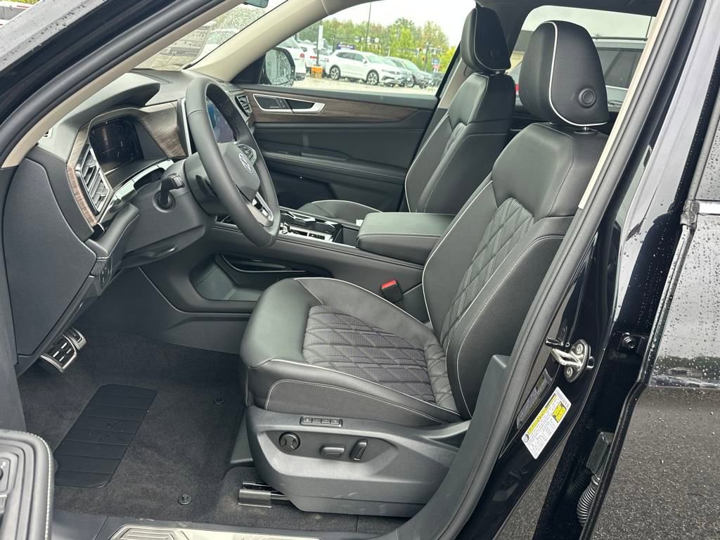 New 2025 Volkswagen Atlas SEL Premium R-Line image 9