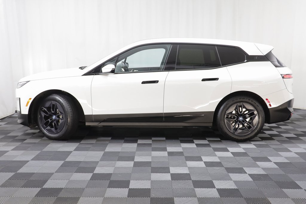 Used 2025 BMW iX xDrive50 image 4