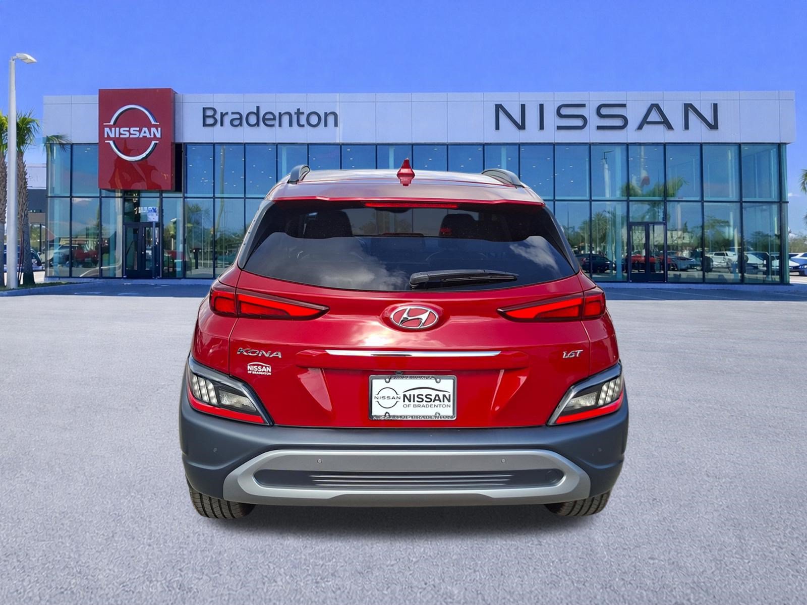 Used 2023 Hyundai Kona Limited FWD image 6