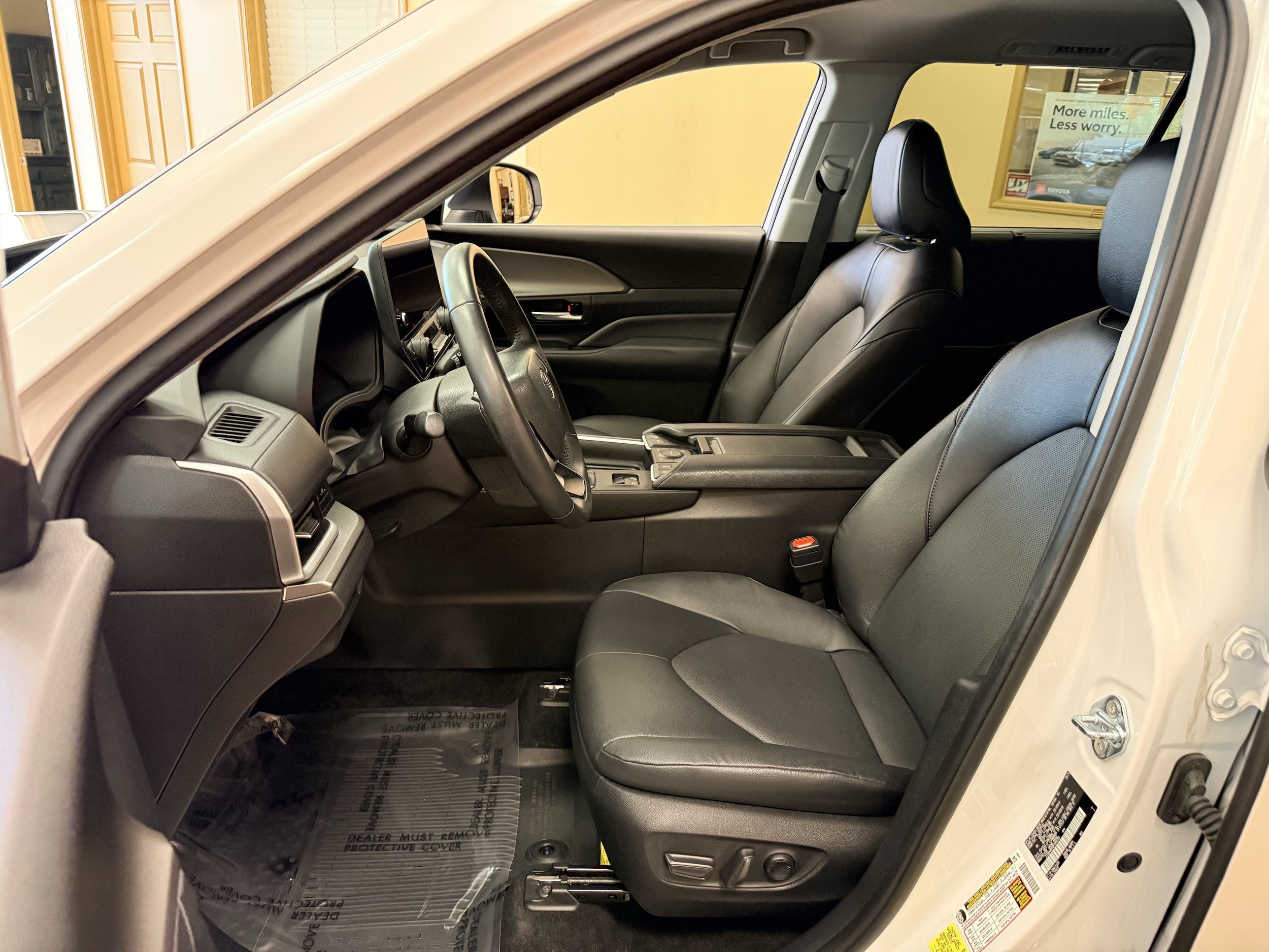 Used 2024 Toyota Grand Highlander AWD image 6