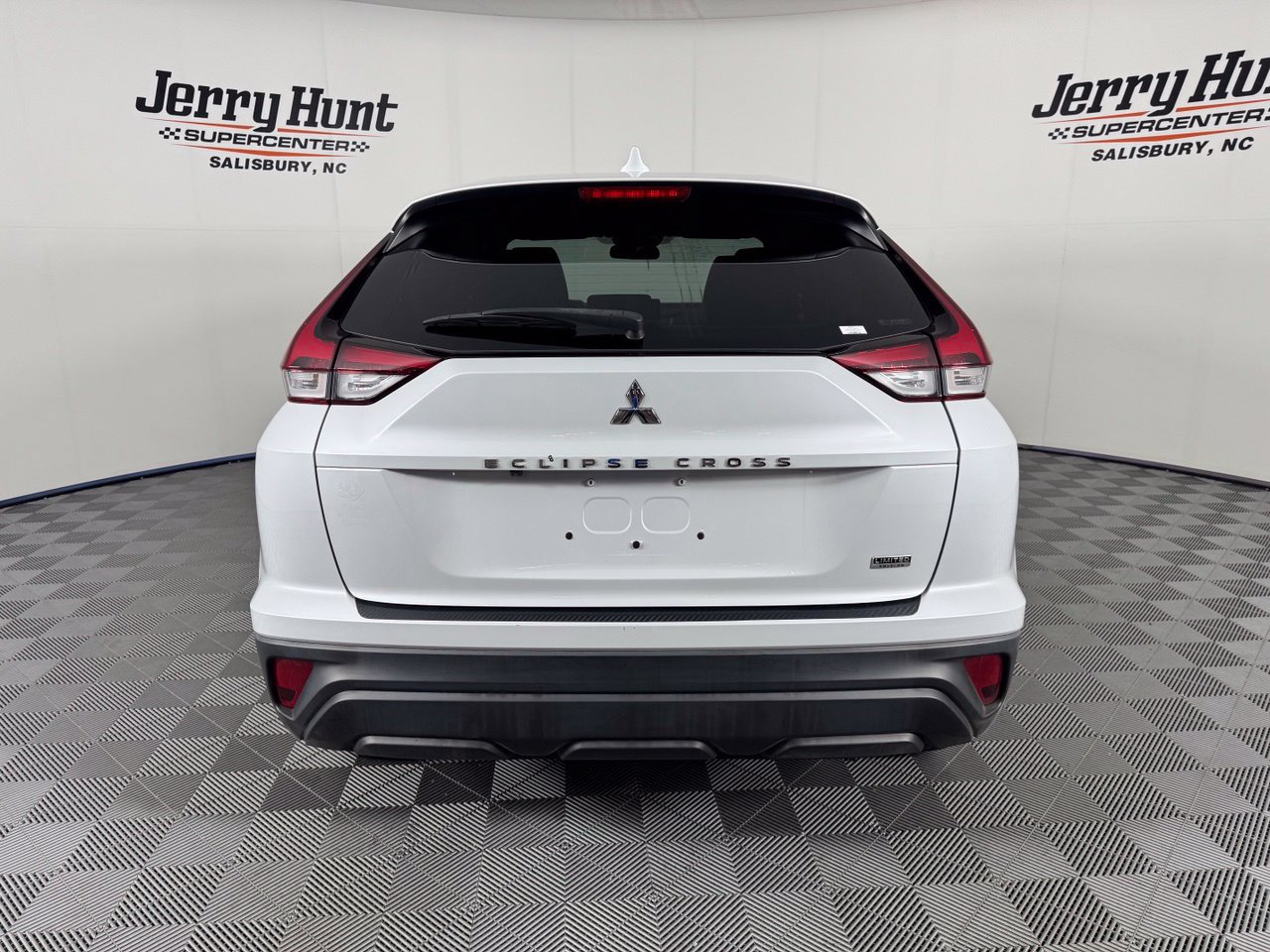 Used 2023 Mitsubishi Eclipse Cross LE AWD/4WD image 8