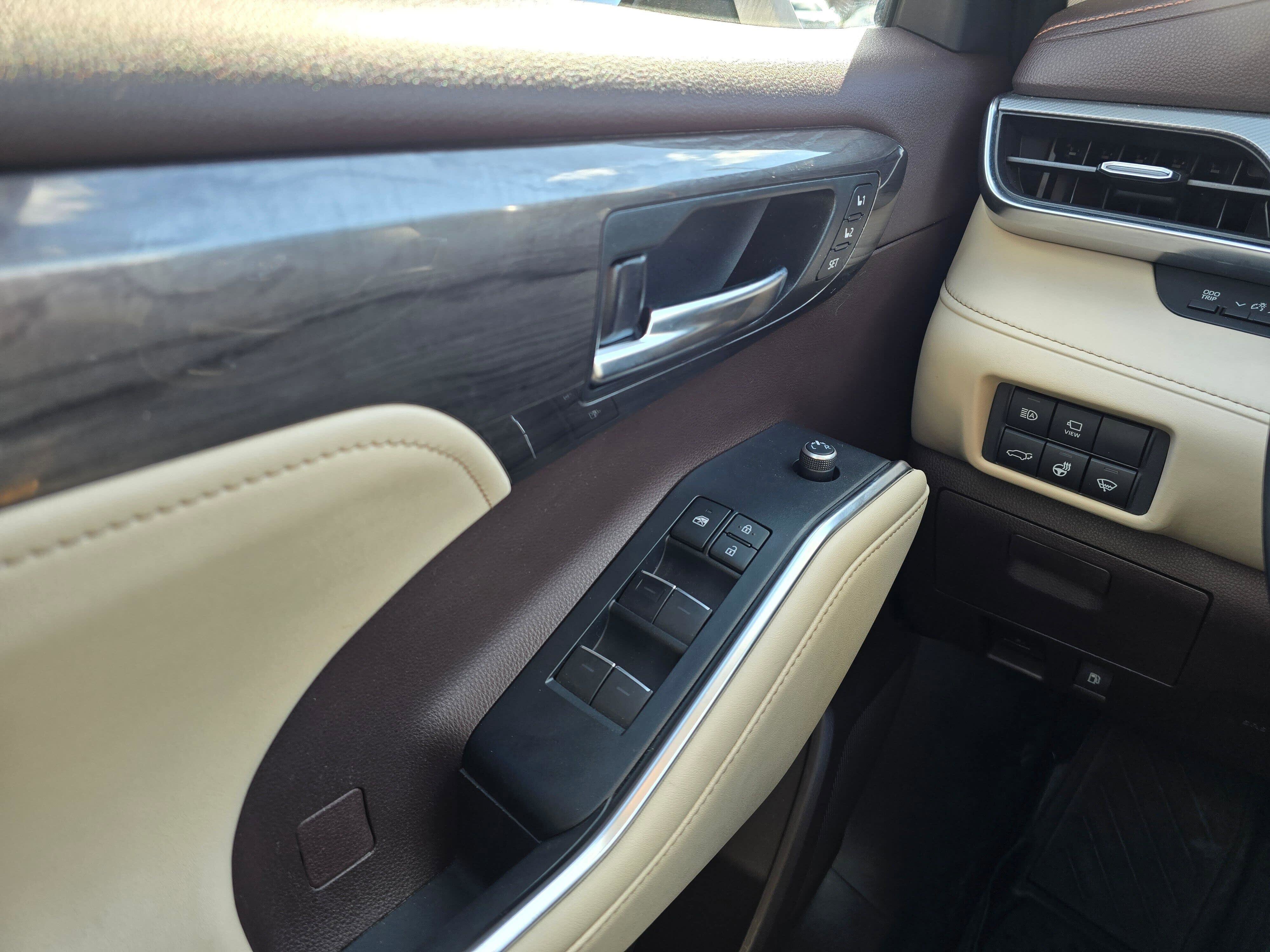 Used 2020 Toyota Highlander Platinum image 28