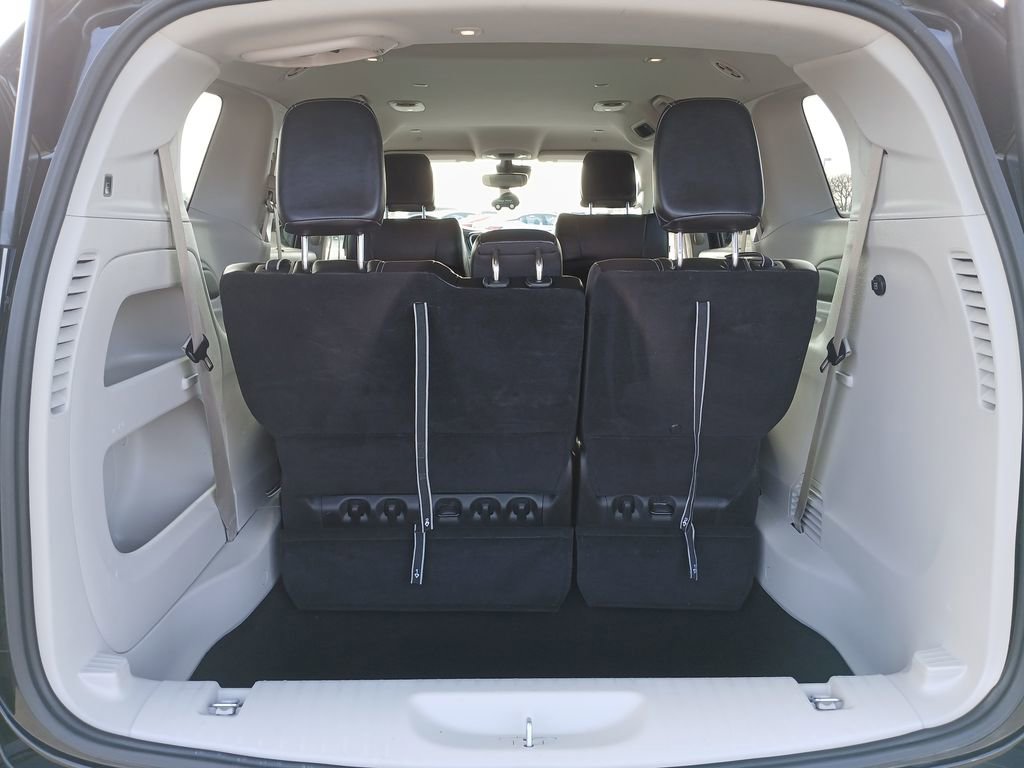 Used 2024 Chrysler Pacifica Touring-L image 27